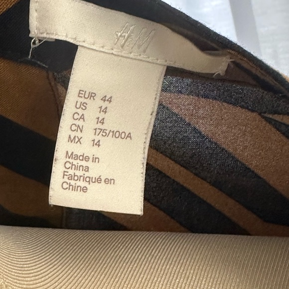 H&M geometric design dress - Picture 4 of 11